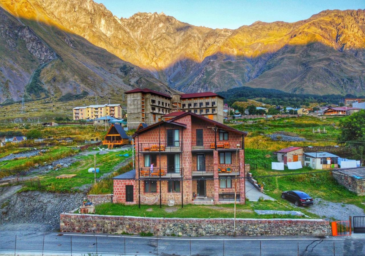 Hotel Axien Kazbegi Exterior foto